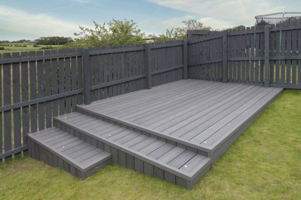 Vinyl Deck Construction in Marysville